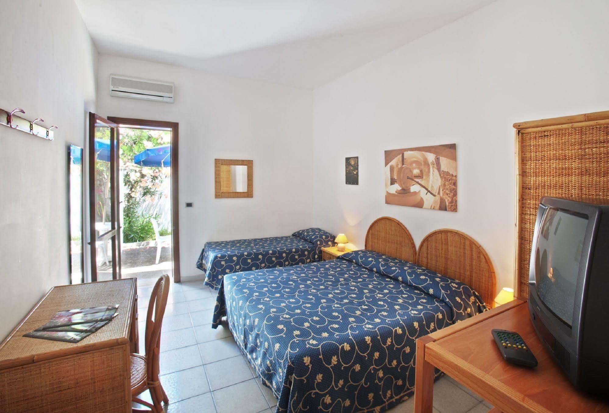 Hotel Solara Conca Specchiulla Exterior photo